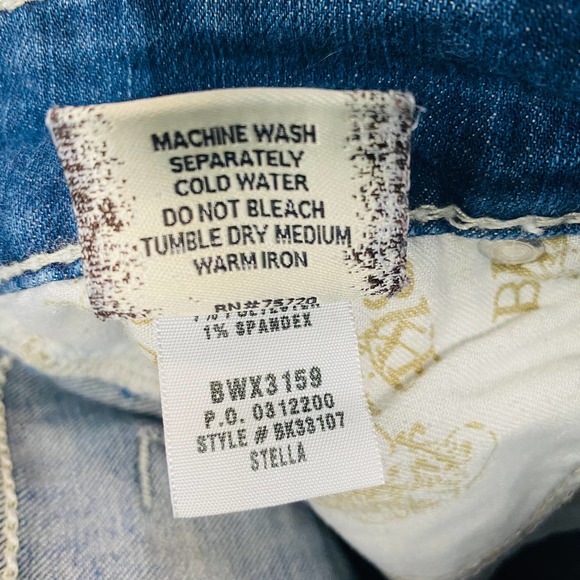 BKE Buckle Stella Stretch Cropped Jean Bling Rhinestone Pockets Med Wash Size 26 - Picture 9 of 10